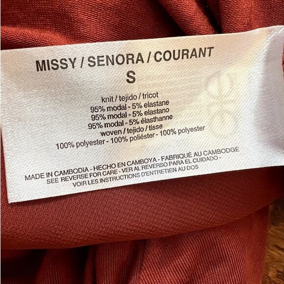 Nine West short sleeve crewneck clay color T-shirt with sheer hem. Women's S - Picture 9 of 9